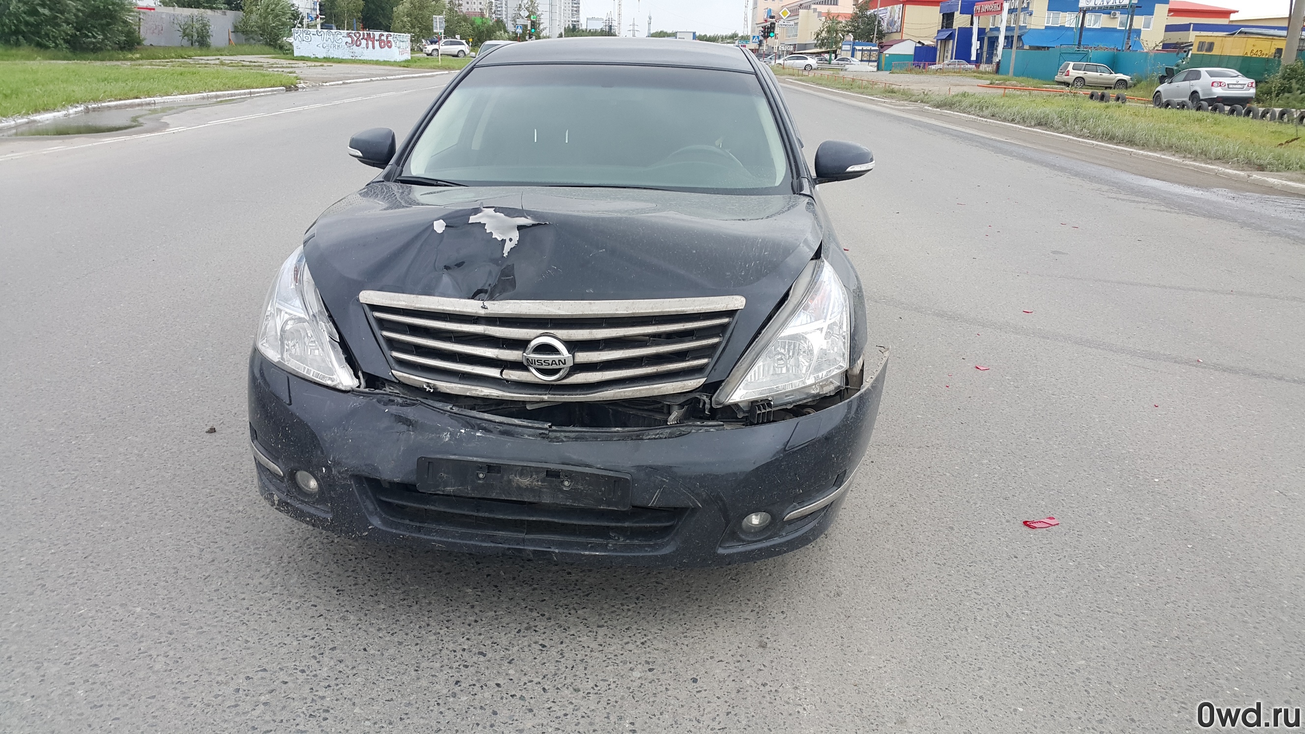 Битый автомобиль Nissan Teana (2010) в Нижневартовске